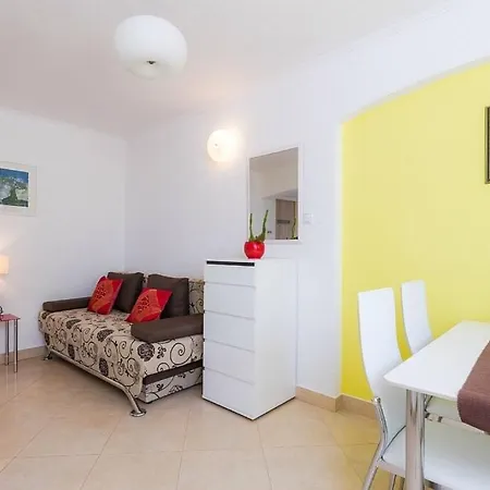 Apartment Bol *