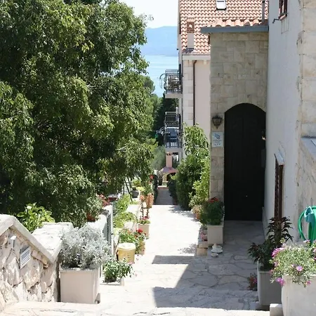 Apartment Bol